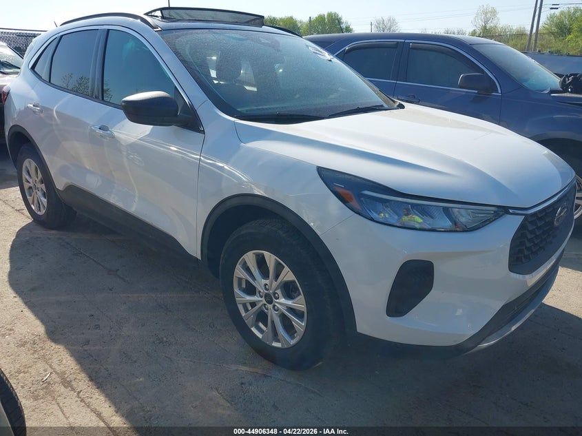 2024 Ford Escape VIN 1FMCU9GNXRUB48245 IAAI salvage auction — SIDE, Wait Title, sold $5,100 on 2026-07-31 (photo 1)