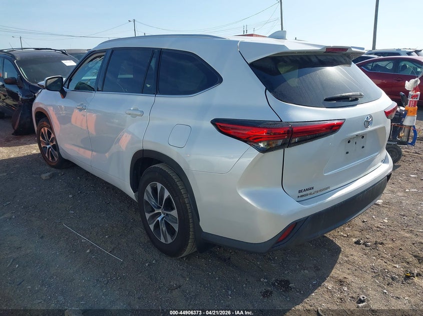 2022 Toyota Highlander VIN 5TDHZRAH5NS553331 IAAI salvage auction — FRONT END, Salvage Title, sold $13,600 on 2026-07-23 (photo 3)