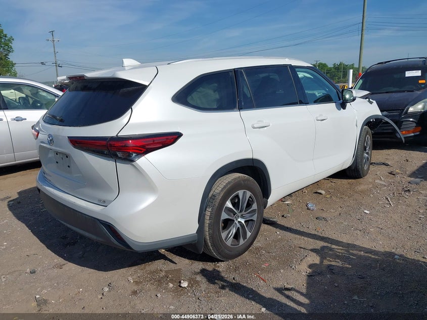 2022 Toyota Highlander VIN 5TDHZRAH5NS553331 IAAI salvage auction — FRONT END, Salvage Title, sold $13,600 on 2026-07-23 (photo 4)