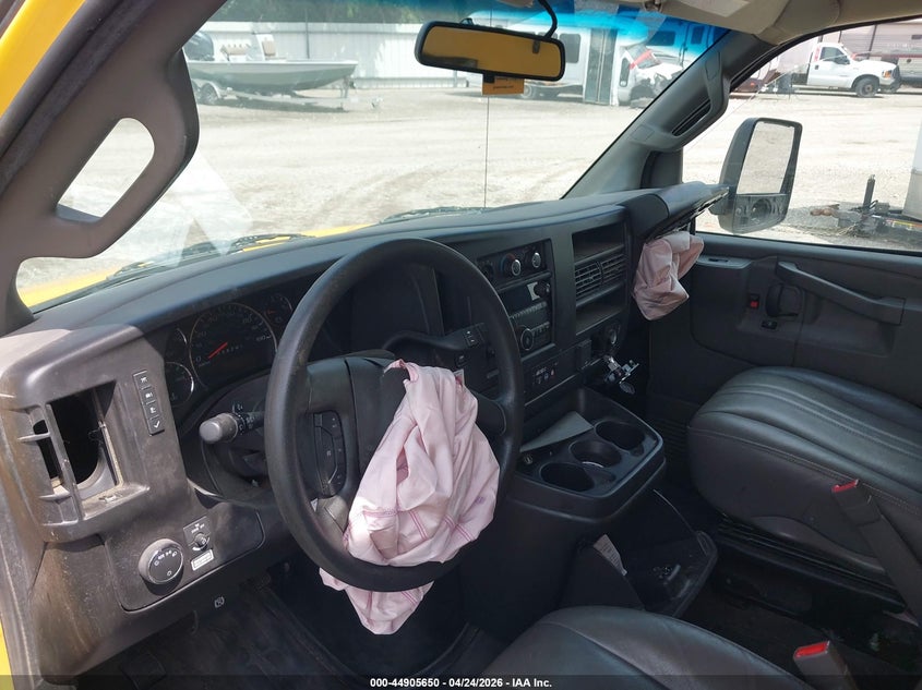 2023 Gmc Savana VIN 7GZ37TC73PN003445 IAAI salvage auction — SIDE, Wait Title, sold $25 on 2026-07-22 (photo 7)