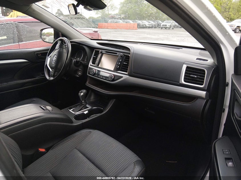 2018 Toyota Highlander VIN 5TDZZRFH3JS258011 IAAI salvage auction — RIGHT FRONT, Salvage (Kentucky), sold $5,900 on 2026-07-29 (photo 5)