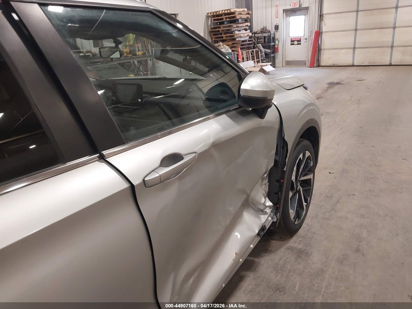 2022 Mitsubishi Outlander VIN JA4J4TA89NZ015883 IAAI salvage auction — RIGHT SIDE, Regular (South Dakota), sold $3,900 on 2026-07-28 (photo 6)