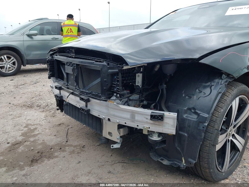 2025 Mercedes-benz C-klasse VIN W1KAF4GBXSR239626 IAAI salvage auction — RIGHT FRONT, Original (Texas), sold $22,000 on 2026-07-15 (photo 6)