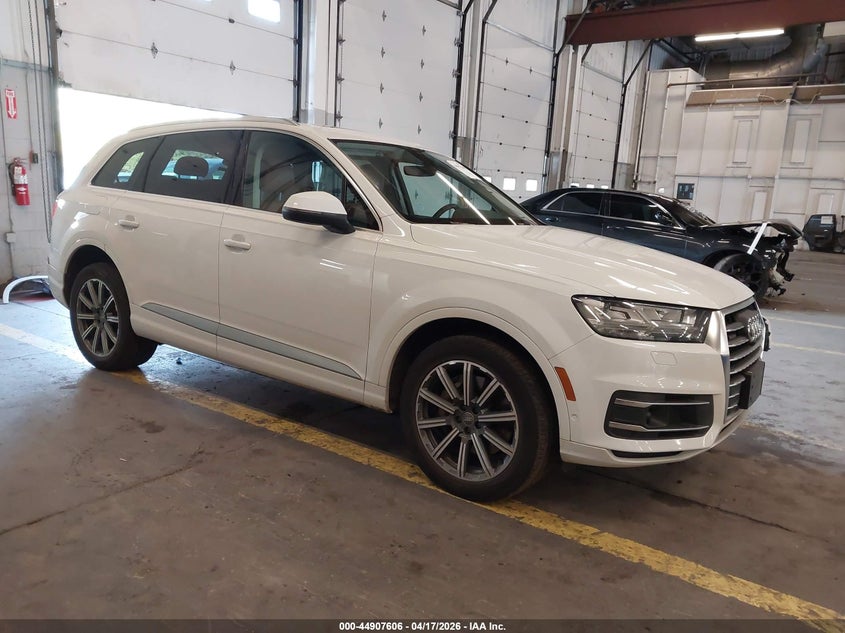 2019 Audi Q7 VIN WA1VAAF77KD006185 — IAAI salvage auction photo