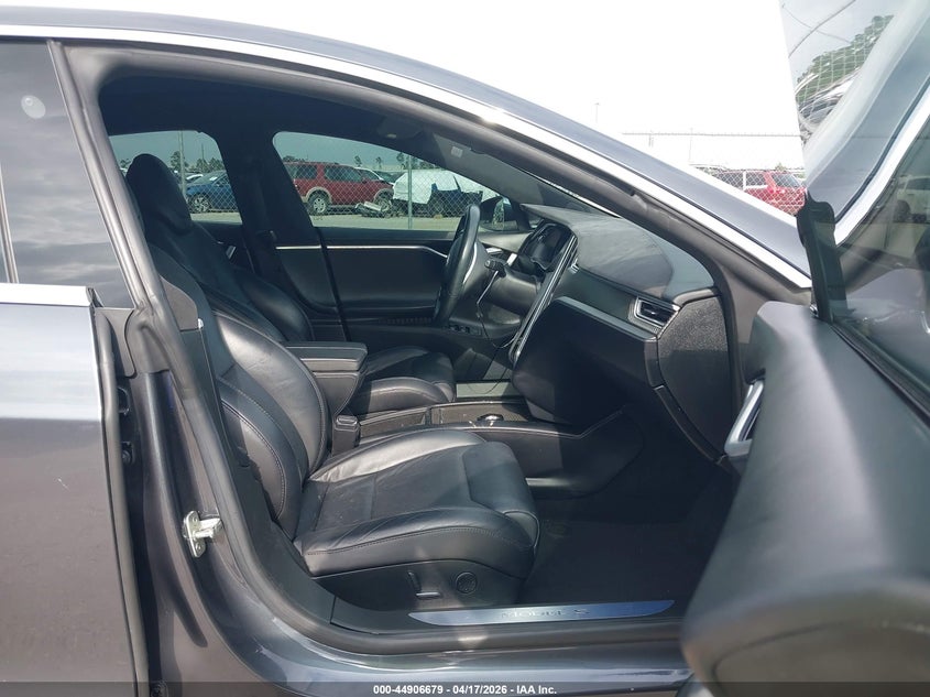 2017 Tesla Model s VIN 5YJSA1E10HF202699 IAAI salvage auction — LEFT & RIGHT, Salvage Title, sold $2,050 on 2026-07-23 (photo 5)