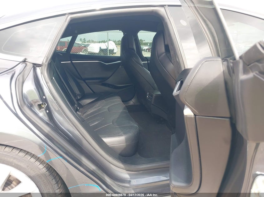2017 Tesla Model s VIN 5YJSA1E10HF202699 IAAI salvage auction — LEFT & RIGHT, Salvage Title, sold $2,050 on 2026-07-23 (photo 8)