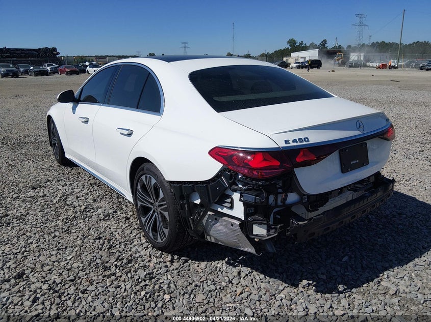 2025 Mercedes-benz E-klasse VIN W1KLF6BB4SA088132 IAAI salvage auction — REAR END, Salvage Title, sold $35,850 on 2026-07-20 (photo 3)