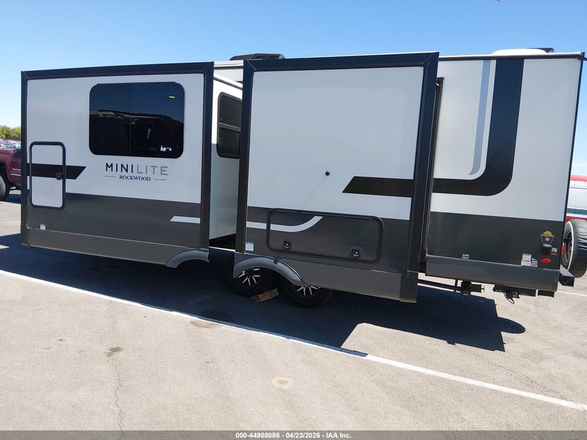 2026 Redwood Other VIN 4X4TRLB23TZ199011 IAAI salvage auction — SIDE, Salvage (Nevada), sold $10,600 on 2026-08-25 (photo 3)