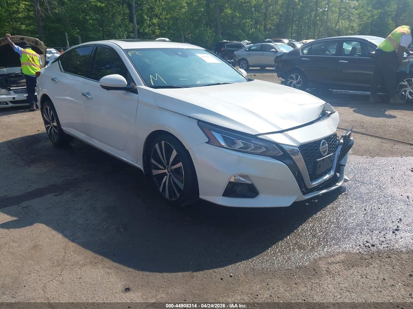 2020 Nissan Altima VIN 1N4AL4FV3LC153373 IAAI salvage auction — FRONT & REAR, Salvage Title, sold $3,375 on 2026-09-09 (photo 1)