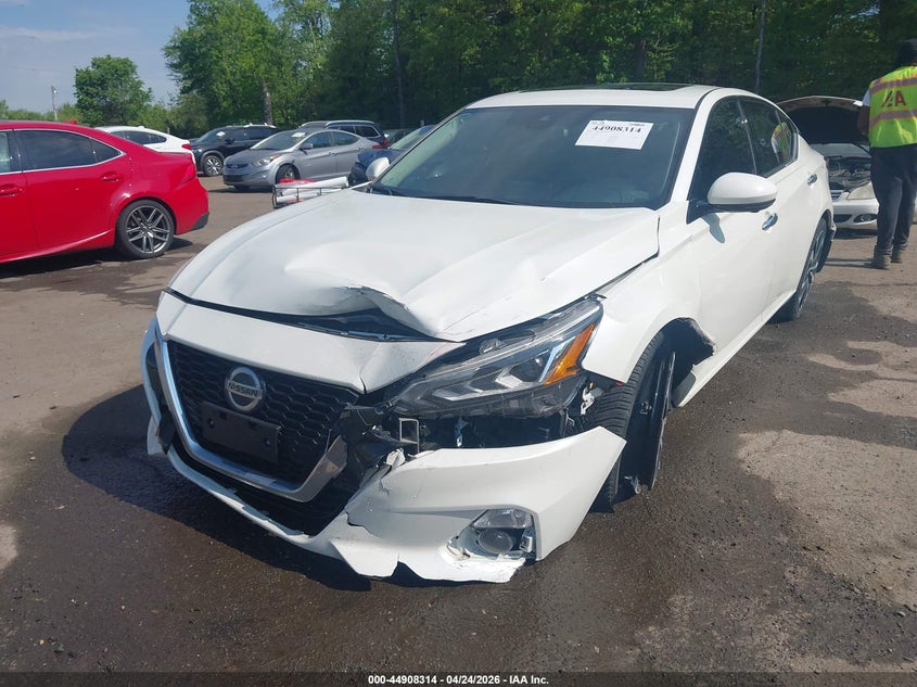 2020 Nissan Altima VIN 1N4AL4FV3LC153373 IAAI salvage auction — FRONT & REAR, Salvage Title, sold $3,375 on 2026-09-09 (photo 6)