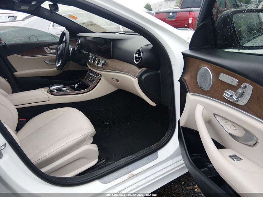 2018 Mercedes-benz E-klasse VIN WDDZF4JB1JA321219 IAAI salvage auction — LEFT SIDE, Clear (Oklahoma), sold $7,500 on 2026-07-28 (photo 5)