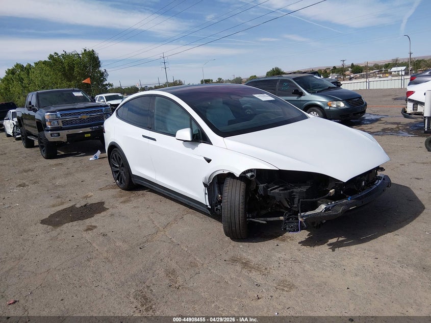 2025 Tesla Model x VIN 7SAXCBE64SF469811 — IAAI salvage auction photo