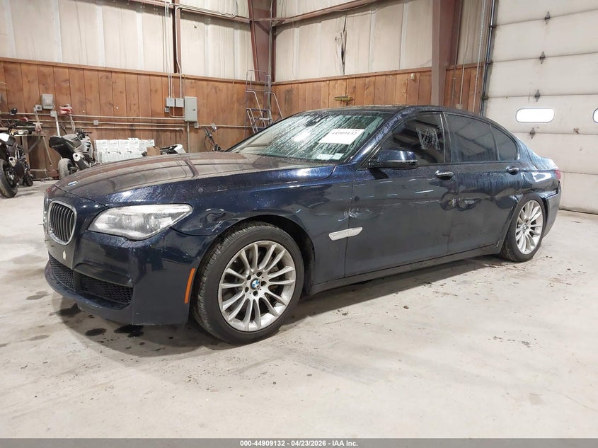 2015 BMW 7er VIN WBAYB6C59FD966126 IAAI salvage auction — LEFT SIDE, Salvage Title, sold $1,750 on 2026-07-08 (photo 2)