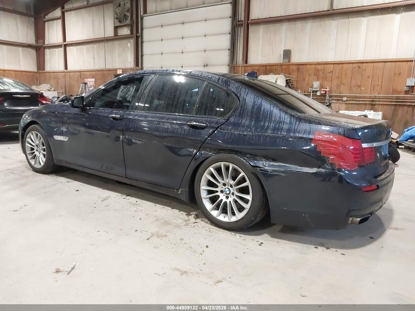 2015 BMW 7er VIN WBAYB6C59FD966126 IAAI salvage auction — LEFT SIDE, Salvage Title, sold $1,750 on 2026-07-08 (photo 3)