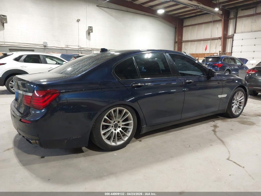 2015 BMW 7er VIN WBAYB6C59FD966126 IAAI salvage auction — LEFT SIDE, Salvage Title, sold $1,750 on 2026-07-08 (photo 4)