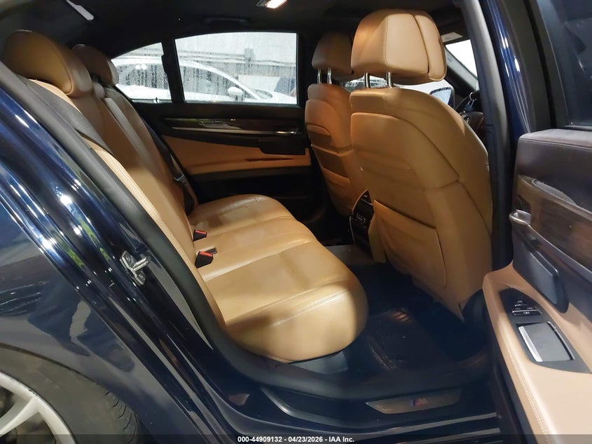 2015 BMW 7er VIN WBAYB6C59FD966126 IAAI salvage auction — LEFT SIDE, Salvage Title, sold $1,750 on 2026-07-08 (photo 8)