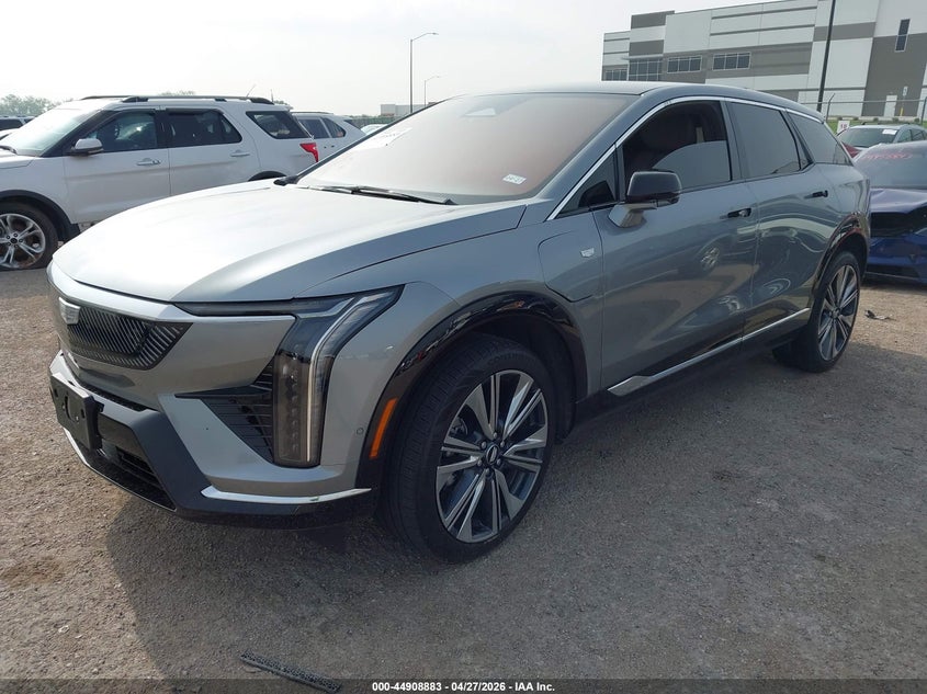 2025 Cadillac Optiq VIN 3GYK3DMR4SS198717 IAAI salvage auction — Burn Interior, Salvage Title, sold $12,100 on 2026-08-17 (photo 2)