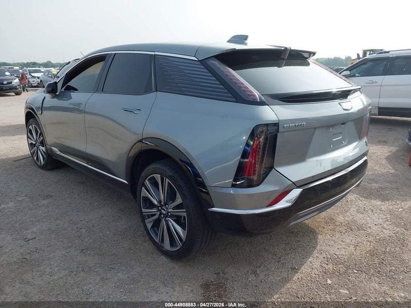 2025 Cadillac Optiq VIN 3GYK3DMR4SS198717 IAAI salvage auction — Burn Interior, Salvage Title, sold $12,100 on 2026-08-17 (photo 3)