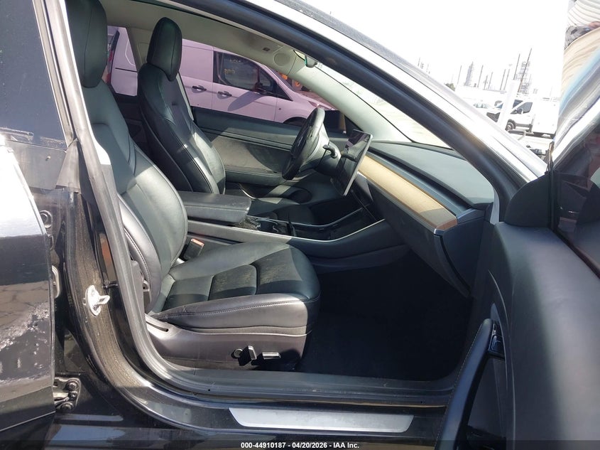 2020 Tesla Model 3 VIN 5YJ3E1EA2LF631702 IAAI salvage auction — LEFT REAR, Salvage Title, sold $3,550 on 2026-07-29 (photo 5)