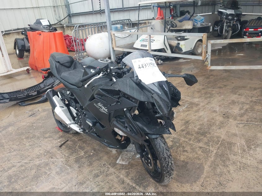 2026 Kawasaki Ninja VIN ML5EXGH1XTDA73443 IAAI salvage auction — LEFT SIDE, Salvage (Texas), sold $1,125 on 2026-07-22 (photo 1)