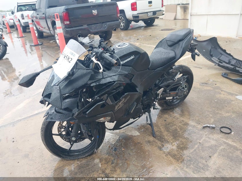 2026 Kawasaki Ninja VIN ML5EXGH1XTDA73443 IAAI salvage auction — LEFT SIDE, Salvage (Texas), sold $1,125 on 2026-07-22 (photo 2)