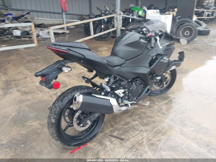 2026 Kawasaki Ninja VIN ML5EXGH1XTDA73443 IAAI salvage auction — LEFT SIDE, Salvage (Texas), sold $1,125 on 2026-07-22 (photo 4)