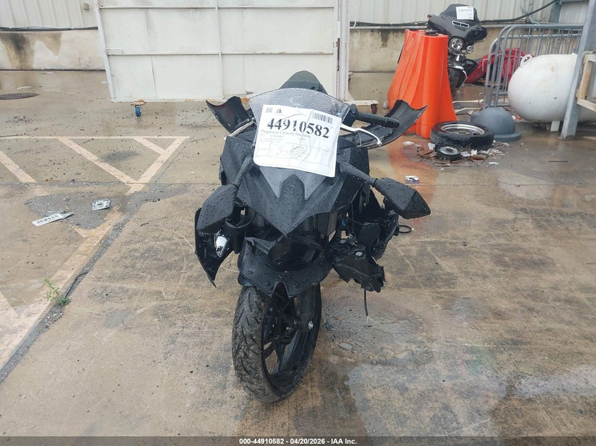 2026 Kawasaki Ninja VIN ML5EXGH1XTDA73443 IAAI salvage auction — LEFT SIDE, Salvage (Texas), sold $1,125 on 2026-07-22 (photo 5)