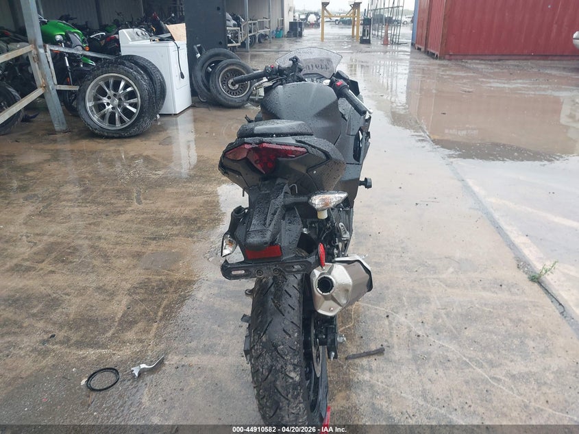 2026 Kawasaki Ninja VIN ML5EXGH1XTDA73443 IAAI salvage auction — LEFT SIDE, Salvage (Texas), sold $1,125 on 2026-07-22 (photo 6)