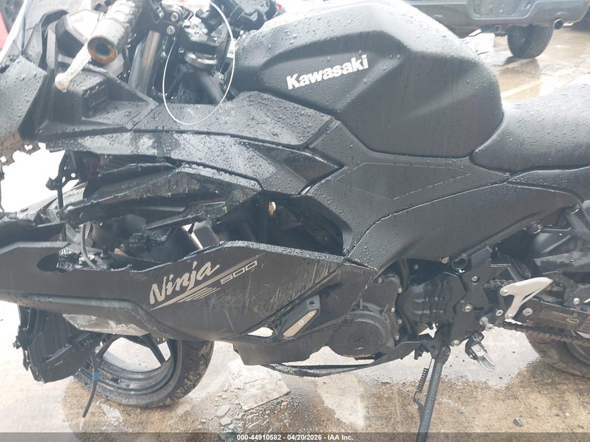 2026 Kawasaki Ninja VIN ML5EXGH1XTDA73443 IAAI salvage auction — LEFT SIDE, Salvage (Texas), sold $1,125 on 2026-07-22 (photo 9)