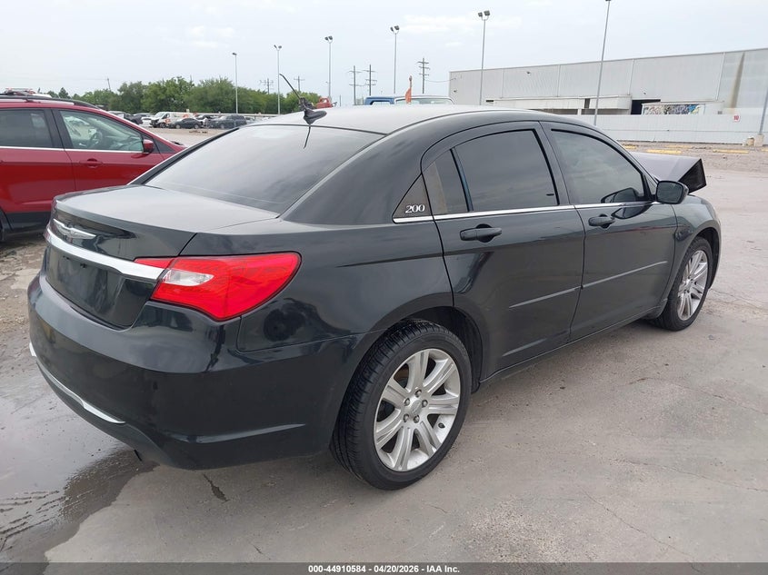 2013 Chrysler 200 VIN 1C3CCBBB5DN736167 IAAI salvage auction — FRONT END, Salvage (Texas), sold $100 on 2026-07-16 (photo 4)
