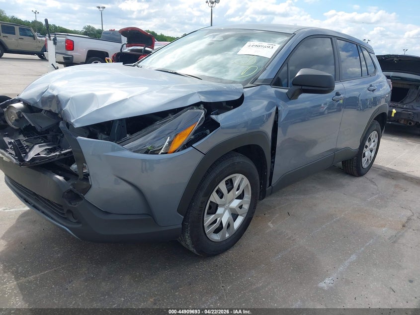 2025 Toyota Corolla cross VIN 7MUAAAAG4SV136530 IAAI salvage auction — FRONT END, Rebuildable (Florida), sold $9,000 on 2026-07-29 (photo 2)