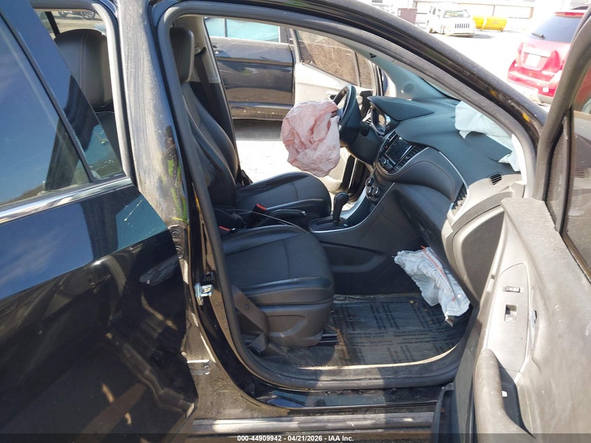 2019 Chevrolet Trax VIN KL7CJPSB7KB827595 IAAI salvage auction — FRONT END, Salvage (Iowa), sold $925 on 2026-07-29 (photo 5)