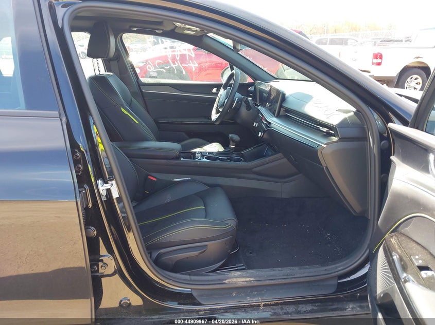 2026 Kia K5 VIN KNAG44J81T5428744 IAAI salvage auction — LEFT FRONT, Salvage Title, sold $10,600 on 2026-07-28 (photo 5)