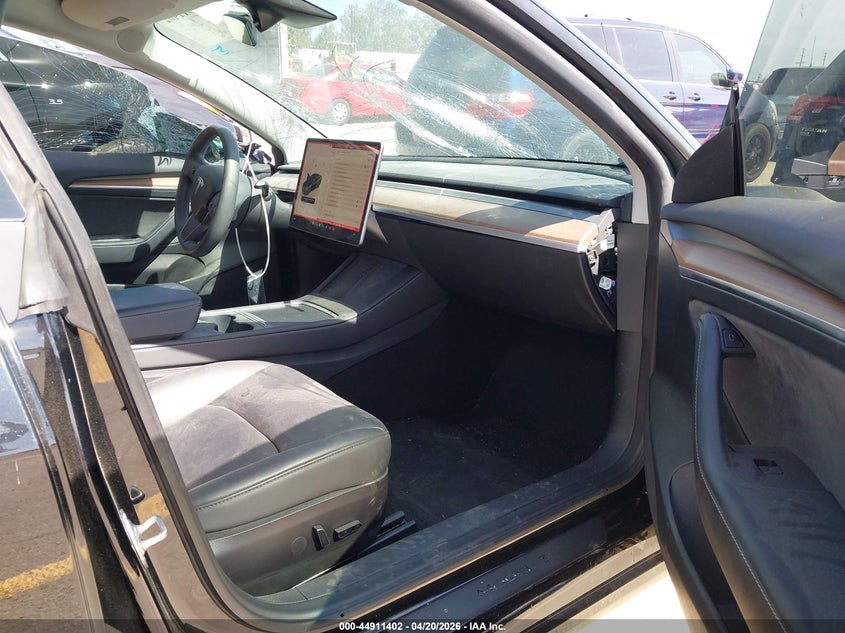 2023 Tesla Model 3 VIN 5YJ3E1EAXPF484020 IAAI salvage auction — FRONT END, Salvage Title, sold $5,600 on 2026-07-29 (photo 5)