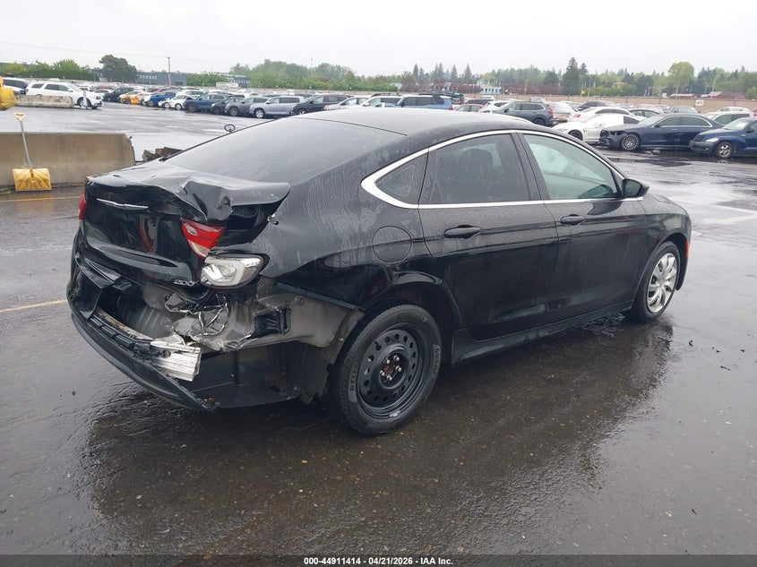 2015 Chrysler 200 VIN 1C3CCCFB4FN622423 IAAI salvage auction — REAR END, Salvage (Oregon), sold $1,150 on 2026-07-09 (photo 4)