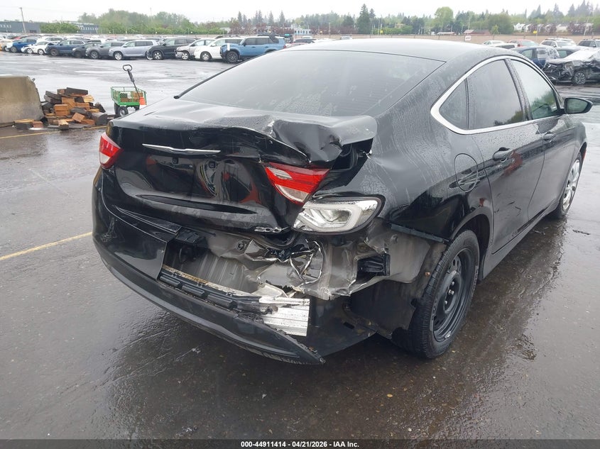 2015 Chrysler 200 VIN 1C3CCCFB4FN622423 IAAI salvage auction — REAR END, Salvage (Oregon), sold $1,150 on 2026-07-09 (photo 6)