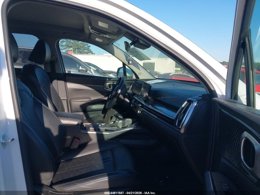 2025 Kia Sorento VIN 5XYRL4JC9SG331249 IAAI salvage auction — EXTERIOR BURN, Salvage Title, sold $11,700 on 2026-07-16 (photo 5)