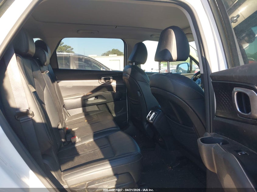 2025 Kia Sorento VIN 5XYRL4JC9SG331249 IAAI salvage auction — EXTERIOR BURN, Salvage Title, sold $11,700 on 2026-07-16 (photo 8)