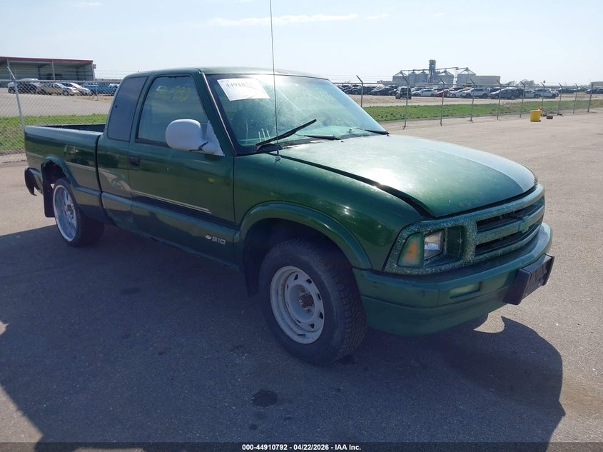 1997 Chevrolet S-10 VIN 1GCCS19X1V8100551 IAAI salvage auction — ENGINE DAMAGE, Salvage (Texas), sold $300 on 2026-07-06 (photo 1)