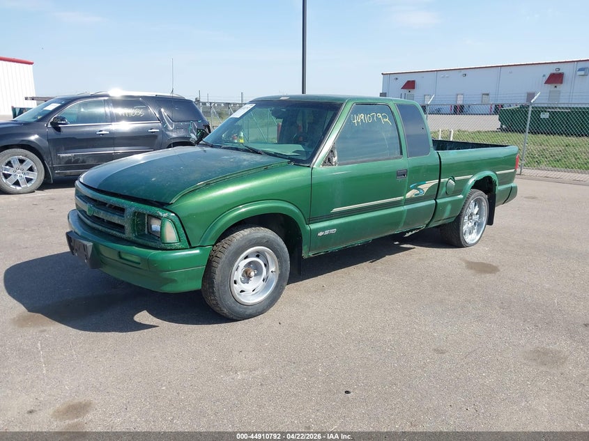 1997 Chevrolet S-10 VIN 1GCCS19X1V8100551 IAAI salvage auction — ENGINE DAMAGE, Salvage (Texas), sold $300 on 2026-07-06 (photo 2)