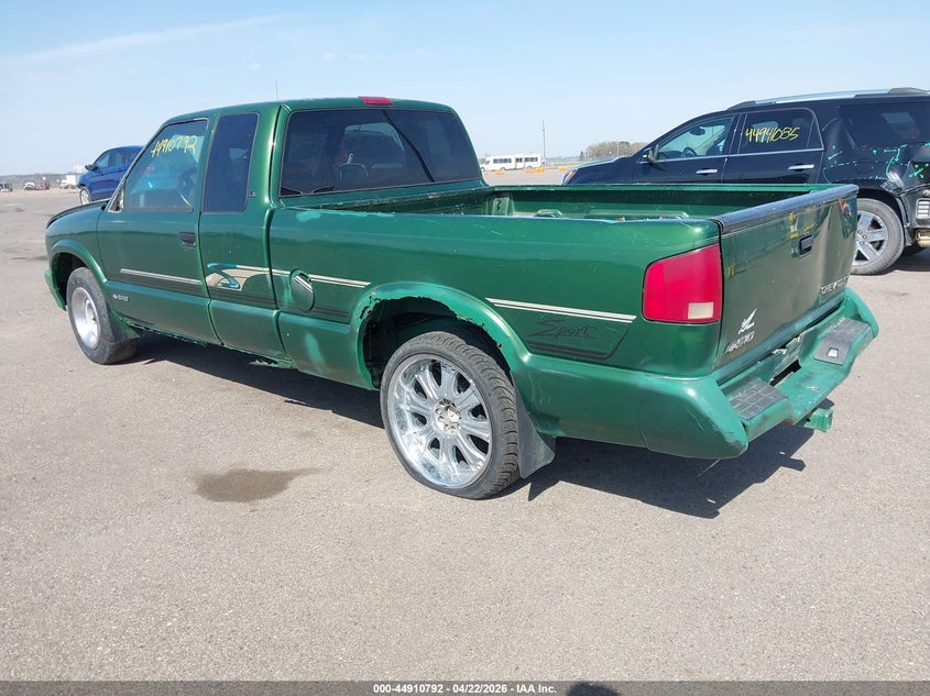 1997 Chevrolet S-10 VIN 1GCCS19X1V8100551 IAAI salvage auction — ENGINE DAMAGE, Salvage (Texas), sold $300 on 2026-07-06 (photo 3)