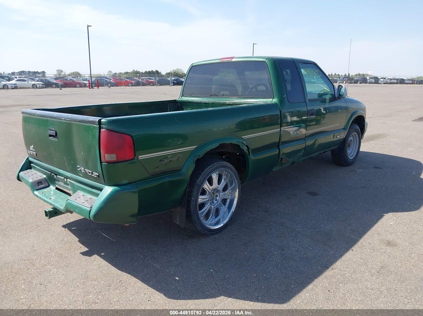 1997 Chevrolet S-10 VIN 1GCCS19X1V8100551 IAAI salvage auction — ENGINE DAMAGE, Salvage (Texas), sold $300 on 2026-07-06 (photo 4)