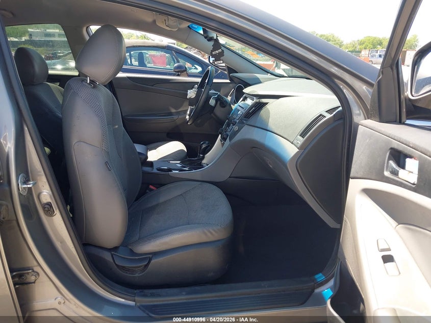 2012 Hyundai Sonata VIN 5NPEC4AC2CH450852 IAAI salvage auction — FRONT END, Salvage (Illinois), sold $300 on 2026-07-14 (photo 5)