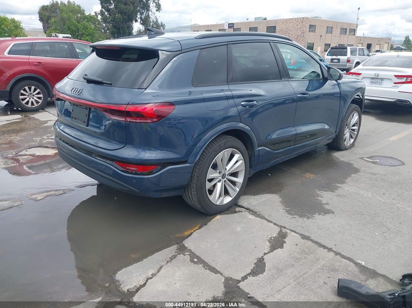 2025 Audi Q6 VIN WA112BGF9SA032652 IAAI salvage auction — RIGHT FRONT, Salvage Title, sold $18,800 on 2026-07-08 (photo 4)