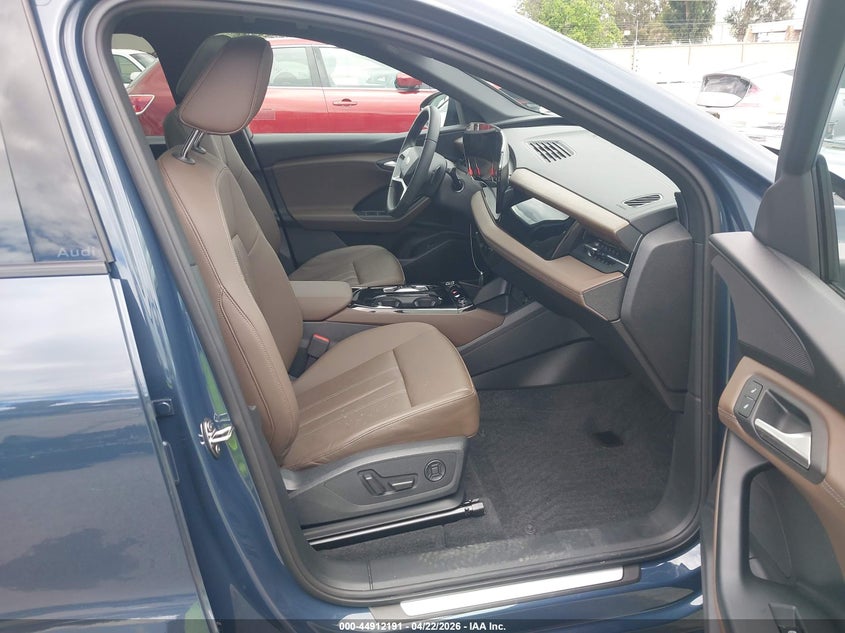2025 Audi Q6 VIN WA112BGF9SA032652 IAAI salvage auction — RIGHT FRONT, Salvage Title, sold $18,800 on 2026-07-08 (photo 5)