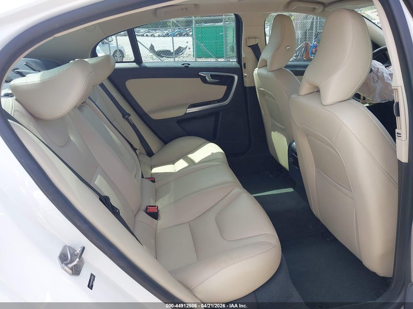 2017 Volvo VIN LYV402HK9HB154952 IAAI salvage auction — FRONT END, Salvage Title, sold $1,775 on 2026-07-20 (photo 8)