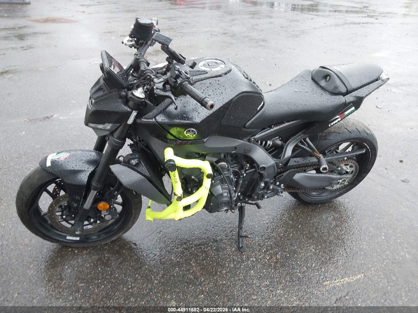 2024 Yamaha Mt VIN JYARN94E9RA002030 IAAI salvage auction — LEFT & RIGHT, Salvage Title, sold $5,800 on 2026-07-07 (photo 9)
