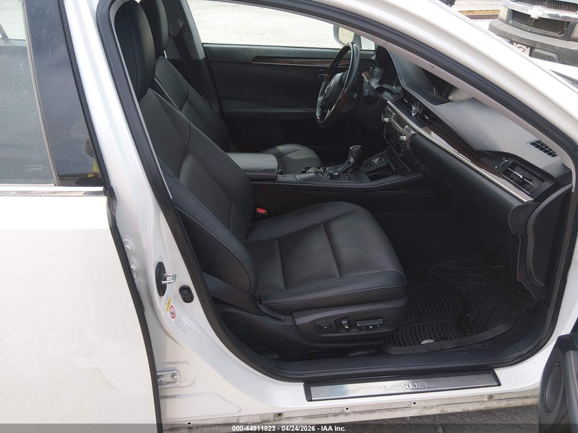 2018 Lexus ES VIN 58ABK1GGXJU094916 IAAI salvage auction — FRONT & REAR, Salvage (Kentucky), sold $7,400 on 2026-08-23 (photo 5)