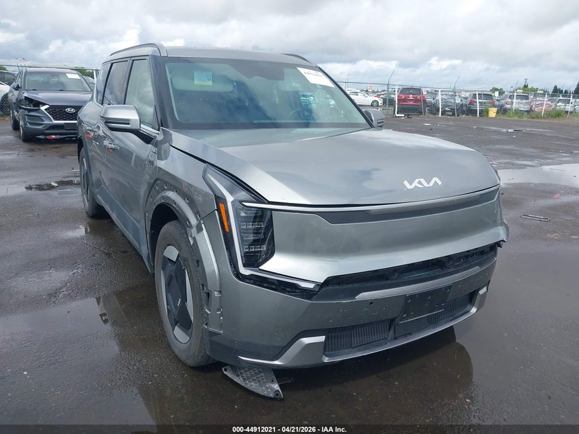 2024 Kia Ev9 VIN KNDAFFS56R6043301 IAAI salvage auction — RIGHT REAR, Salvage Title, sold $16,300 on 2026-07-23 (photo 1)