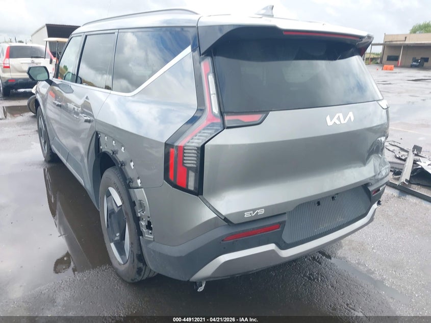 2024 Kia Ev9 VIN KNDAFFS56R6043301 IAAI salvage auction — RIGHT REAR, Salvage Title, sold $16,300 on 2026-07-23 (photo 3)